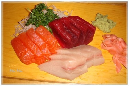 momoyaSushi_sashimi.JPG