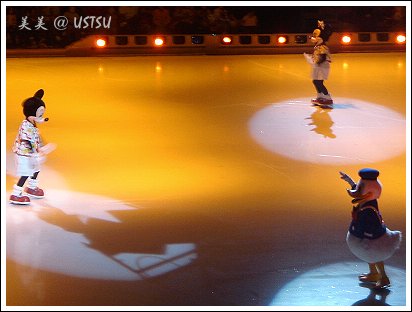 disneyOnIce_mickey.jpg