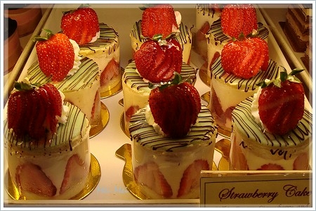 cocolaBakery_strawberry.JPG