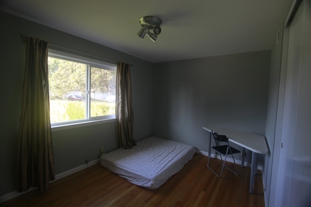 Bedroom#2-1.JPG