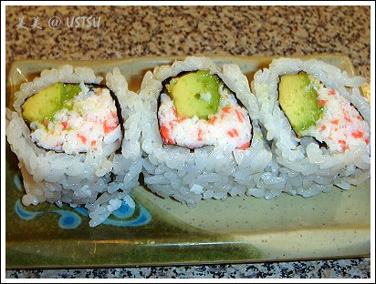 sushiTomo_californiaRoll.jpg