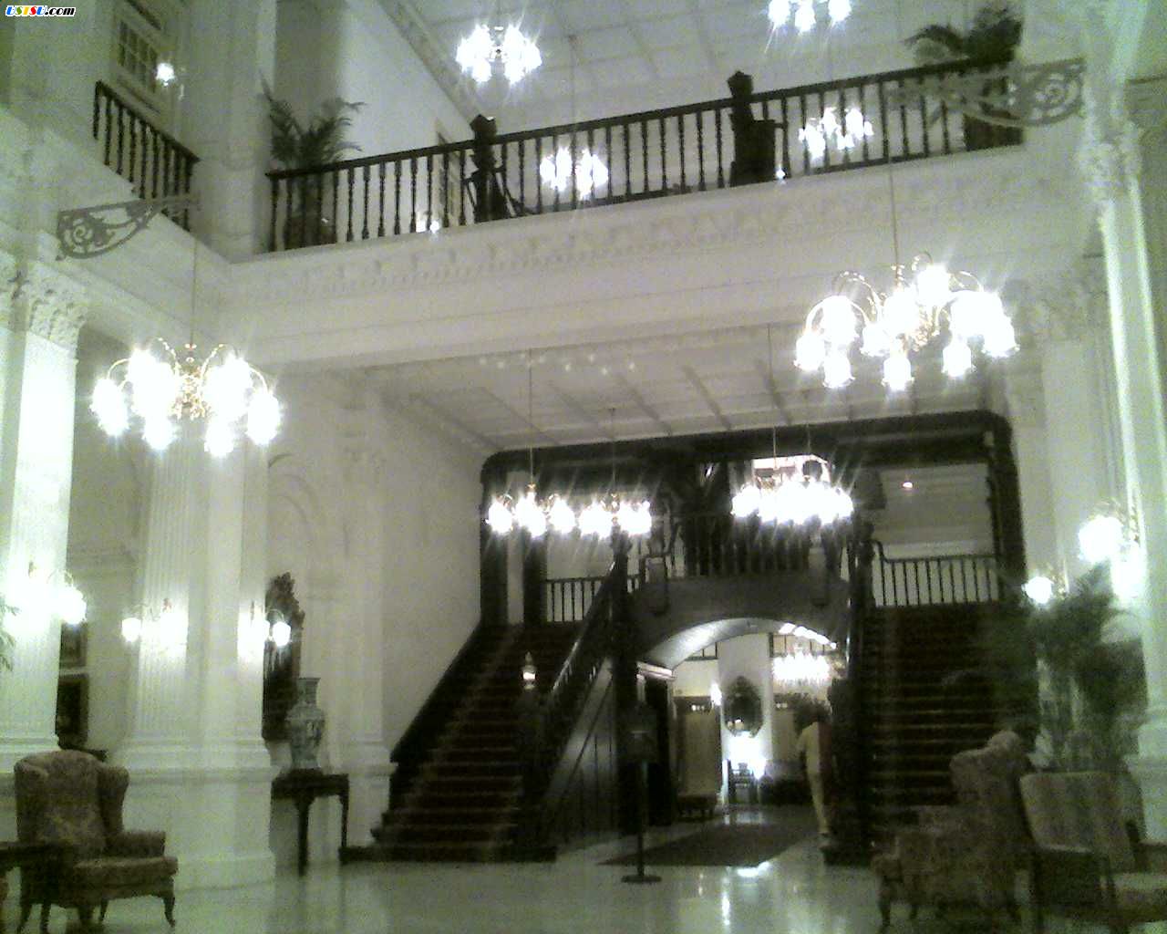 Raffles_Lobby1.jpg