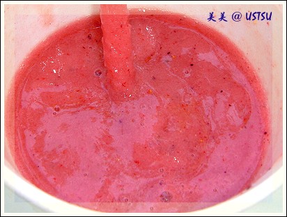 jambaJuice_strawberry.jpg