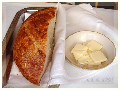 osteria_bread.jpg