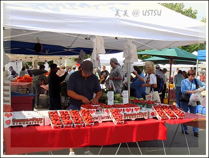 farmersMarket_strawberry.jpg