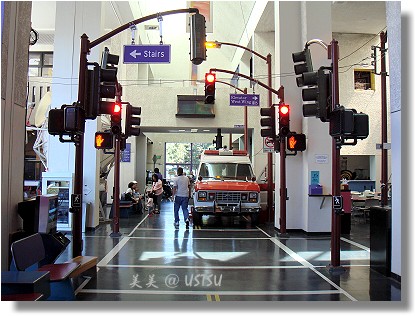 discoveryMuseum_trafficLights.jpg