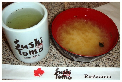 sushiTomo_tea.JPG