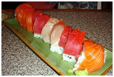 sushiTomo_roll.JPG