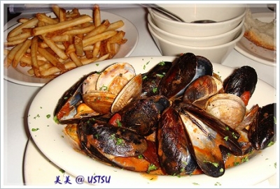 joanieCafe_mussels.JPG