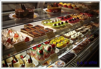 maisonPatisserie_dsiplay1.JPG