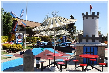 golfLand_restArea.JPG