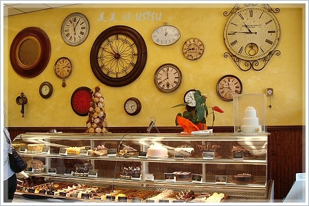 laPatisserie_clock.JPG