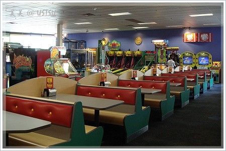 chuckEcheese_tables.JPG